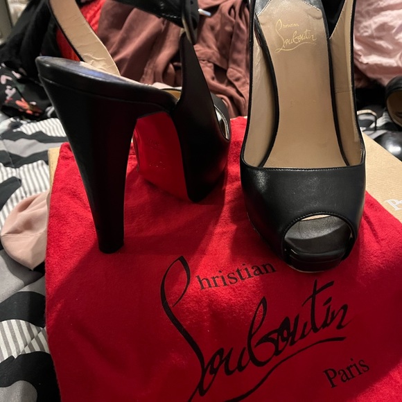 Red Bottoms - Picture 6 of 8